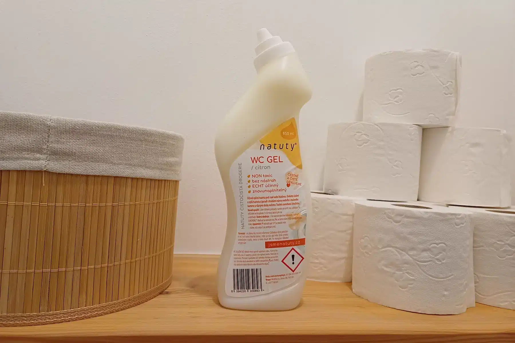 RECENZE: Natuty WC gel s vůní citronu. První gel, který mě na tuty dostal 2 natuty gel edited