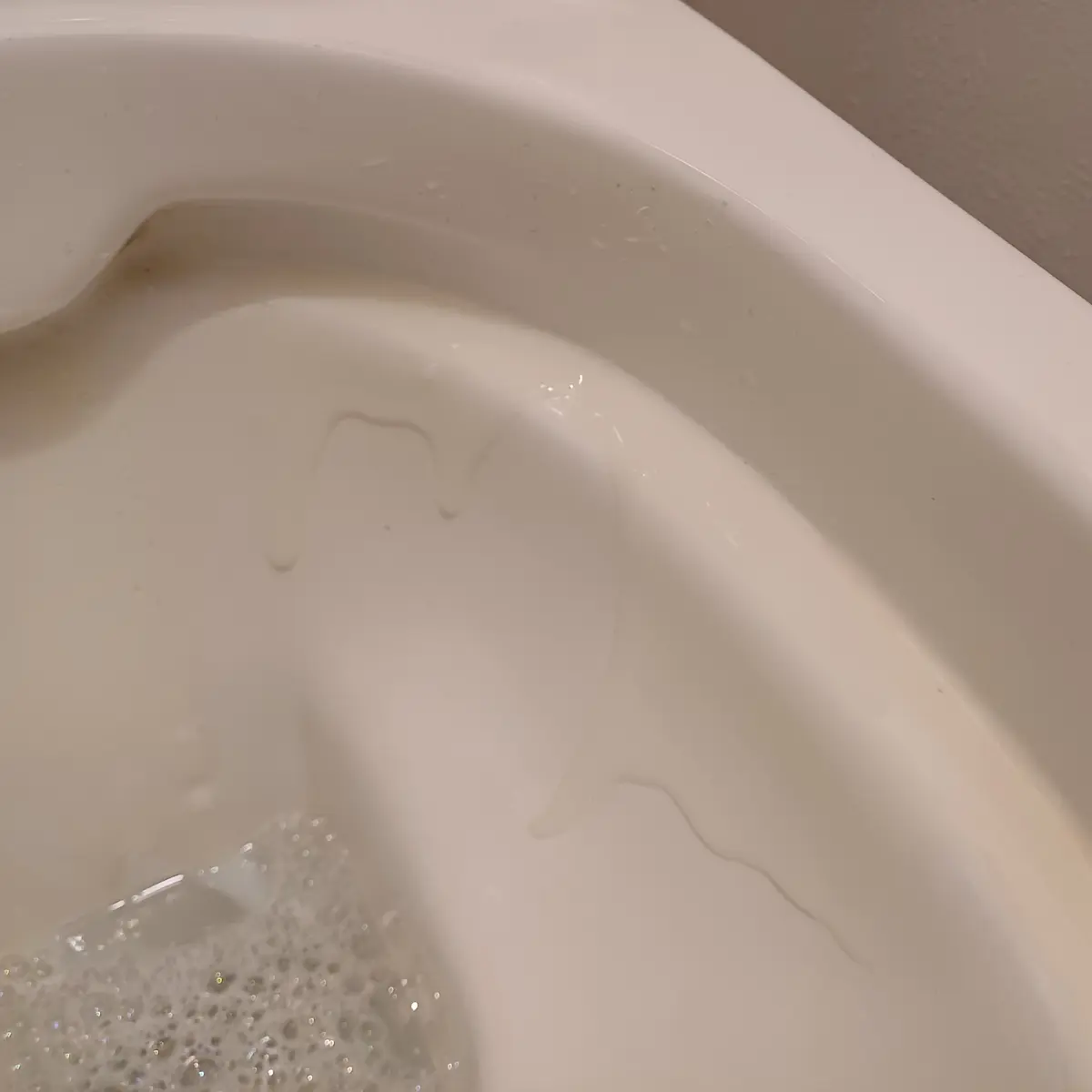 RECENZE: Natuty WC gel s vůní citronu. První gel, který mě na tuty dostal 3 zachod s gelem