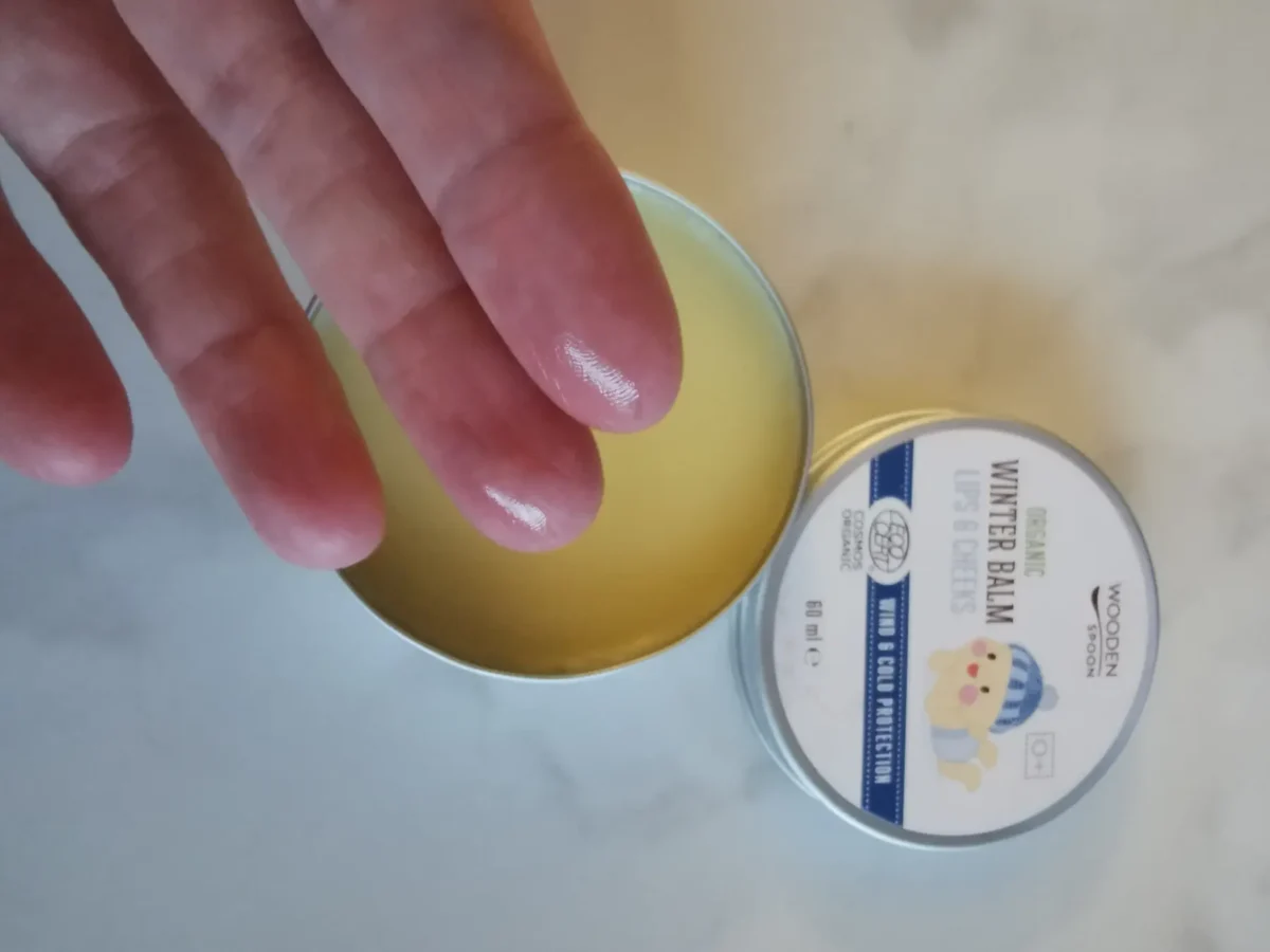 RECENZE: Dětský balzám na rty a tvář BIO Wooden Spoon. Poručí zimě, větru i citlivé pokožce, na procházky i bobování 6 IMG 20250107 084626